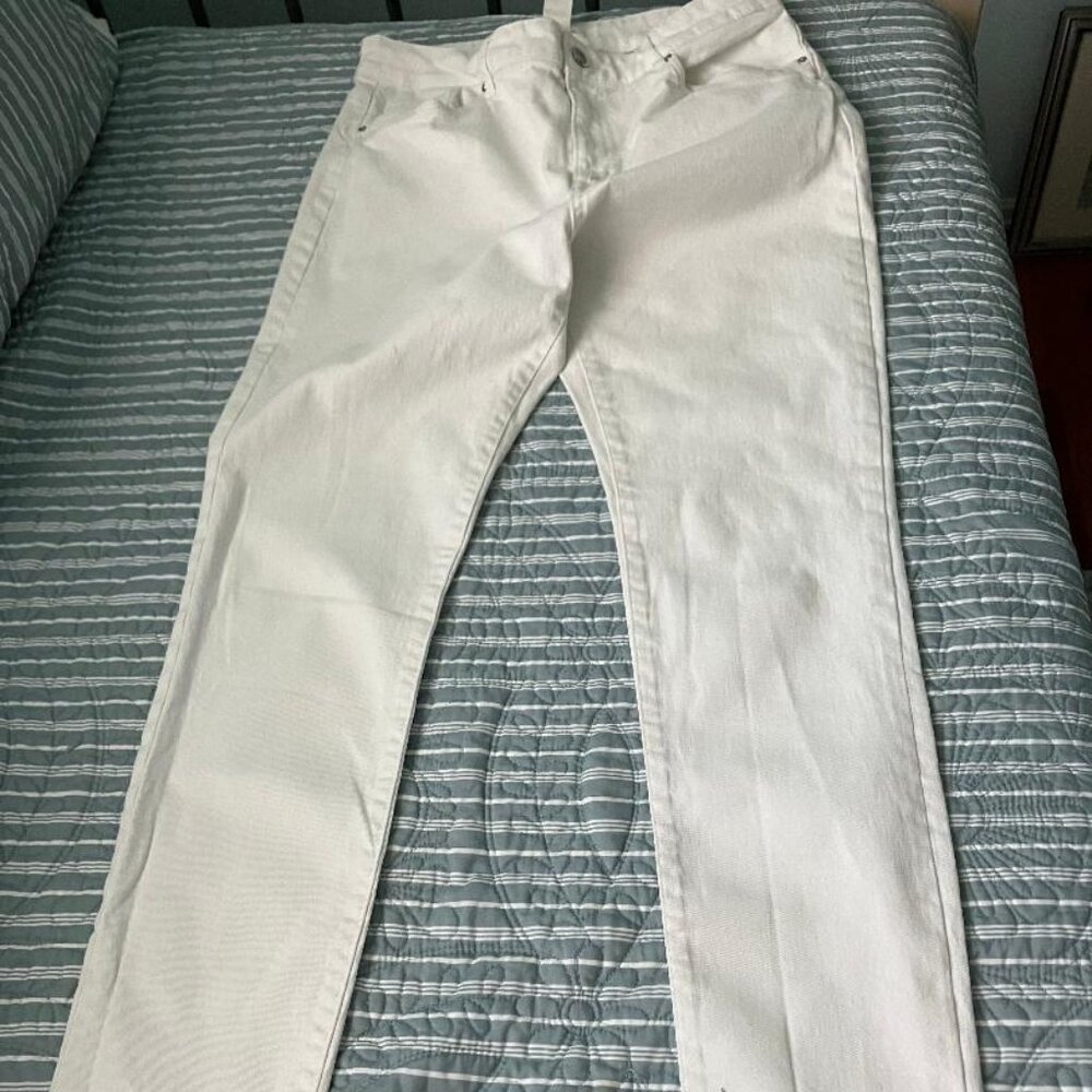 WHITE DEIM JEANS